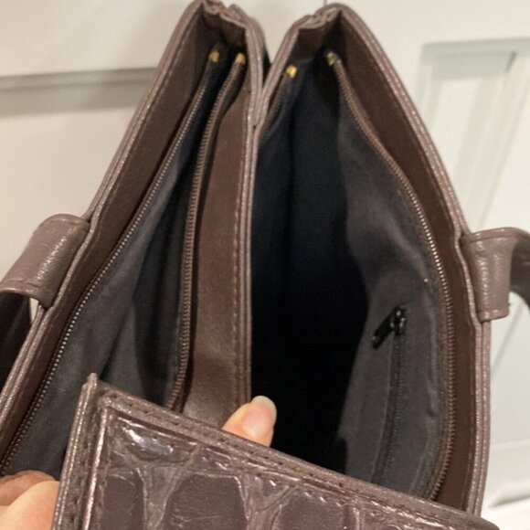 BROWN Croc Shoulder Bag - Picture 6 of 11